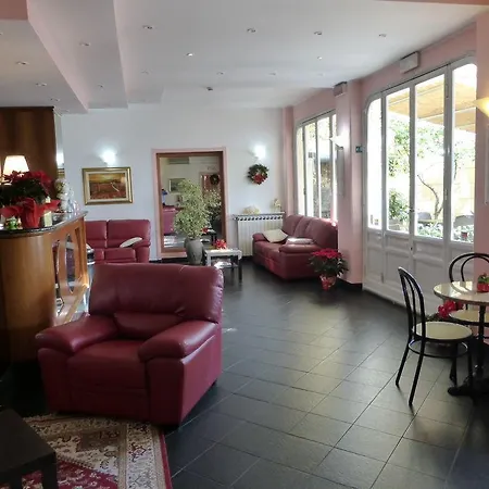 Lido Hotel 3*