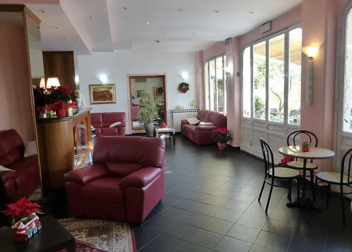 Lido Hotel 3*